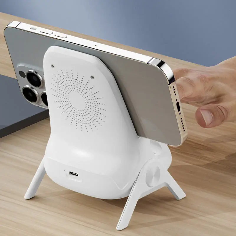 CargaPro Max: ¡No Más Cables, Solo Comodidad y Estilo!